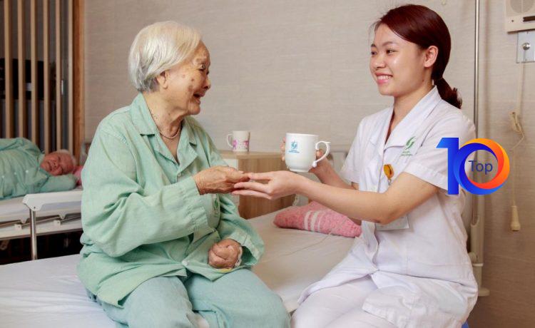 Cham soc nguoi cao tuoi