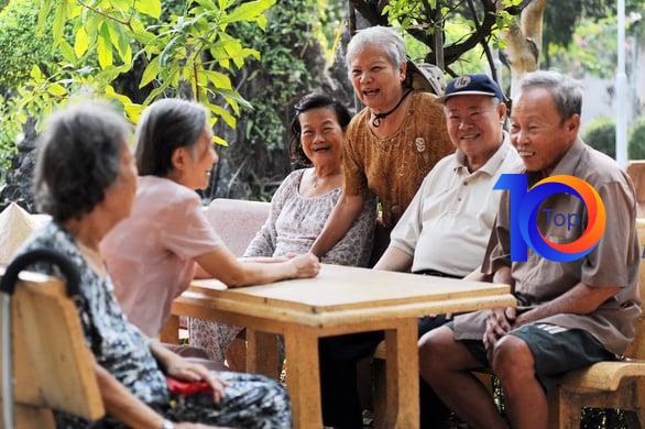 Tinh than vui ve thoai mai tot cho nguoi gia